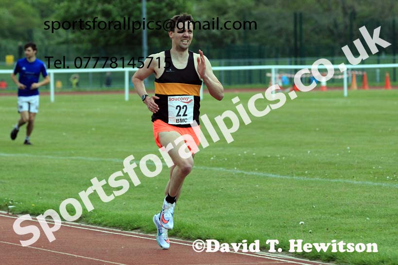 BMC 800 metres, Monday, May 9th, BMC Chester le Street, County Durham. Photo: David T. Hewitson/Sports for All Pics